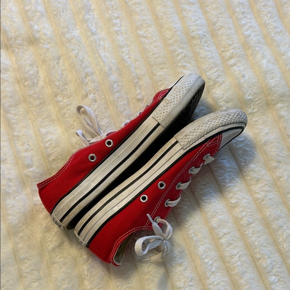 Converse Kids Red Low-Top Canvas Sneakers with White Laces - Picture 6 of 12